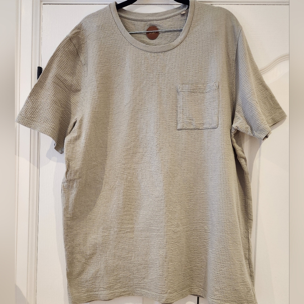 Common People Men's Sage Textured Short Sleeve Tee - Picture 3 of 7